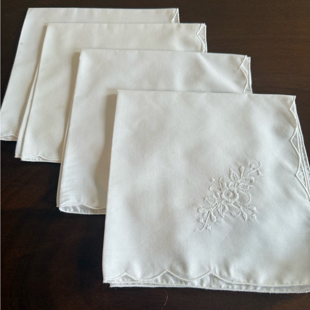 Set of 4 Elegant White Embroidered Napkins